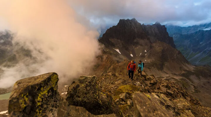 Hochtour: Wandern über Felsen | © DAV/Wolfgang Ehn