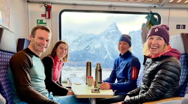 Gute Laune schon bei der entspannten Hinfahrt durch die Winterlandschaft. | © Michael Vitzthum